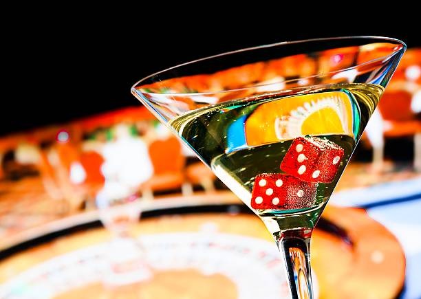livedraw china mobile app interface showing slot games and live casino options